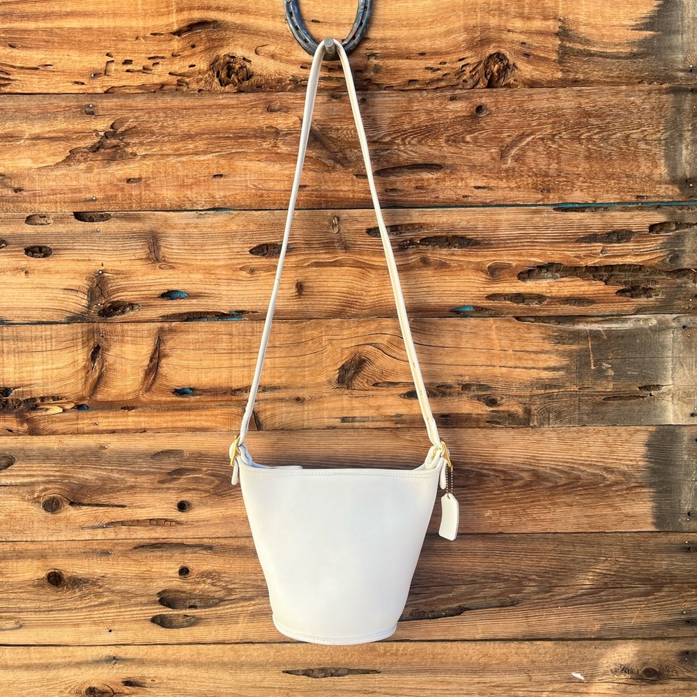 COACH | Vintage White 90s Coach Maggie Duffle Bucket Bag Crossbody Purse